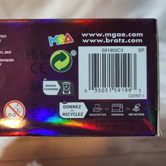 New BRATZ Fianna doll, "The girls with a Passion for fashion" - Picture 5 of 6